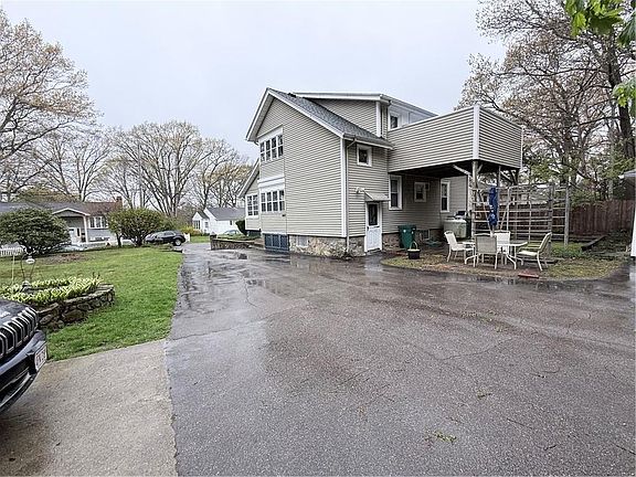 5th image of 154 Saint Agnes Ave