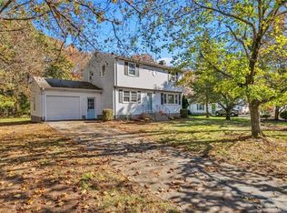 14 Hintz Dr, Wallingford, CT 06492