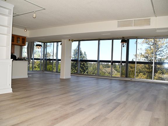 5th image of 101 Alma St APT 1001