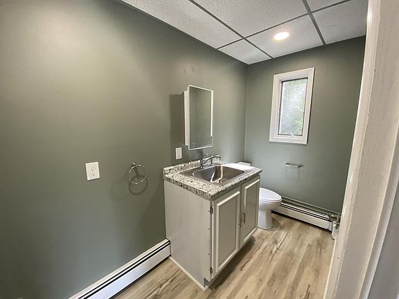 4th image of 5 Oak Grove St