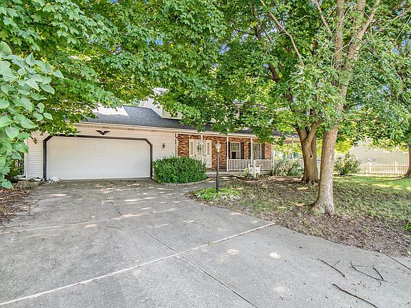 4th image of 11819 Park Ln N