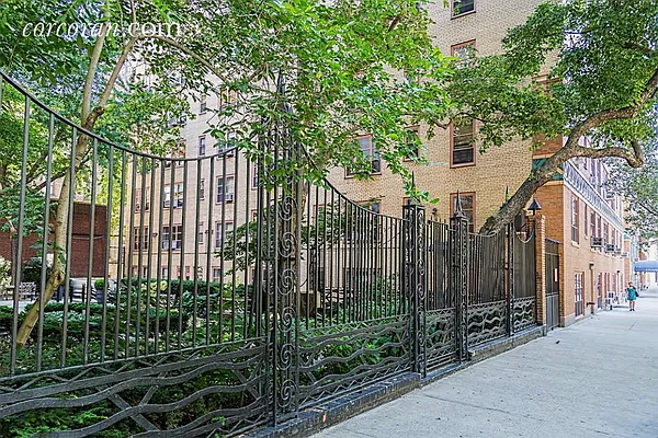 Sold by Corcoran | media 25