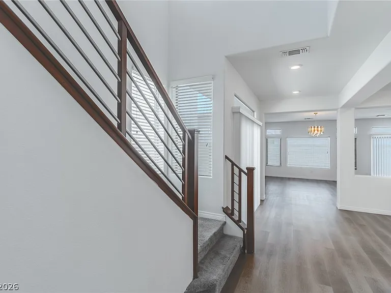 638 Great River Ave — Photo 3