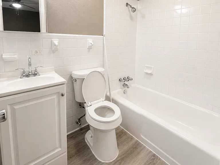 Highlander Apartments — Photo 7