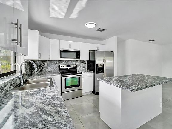 5th image of 1270 NW 175th St