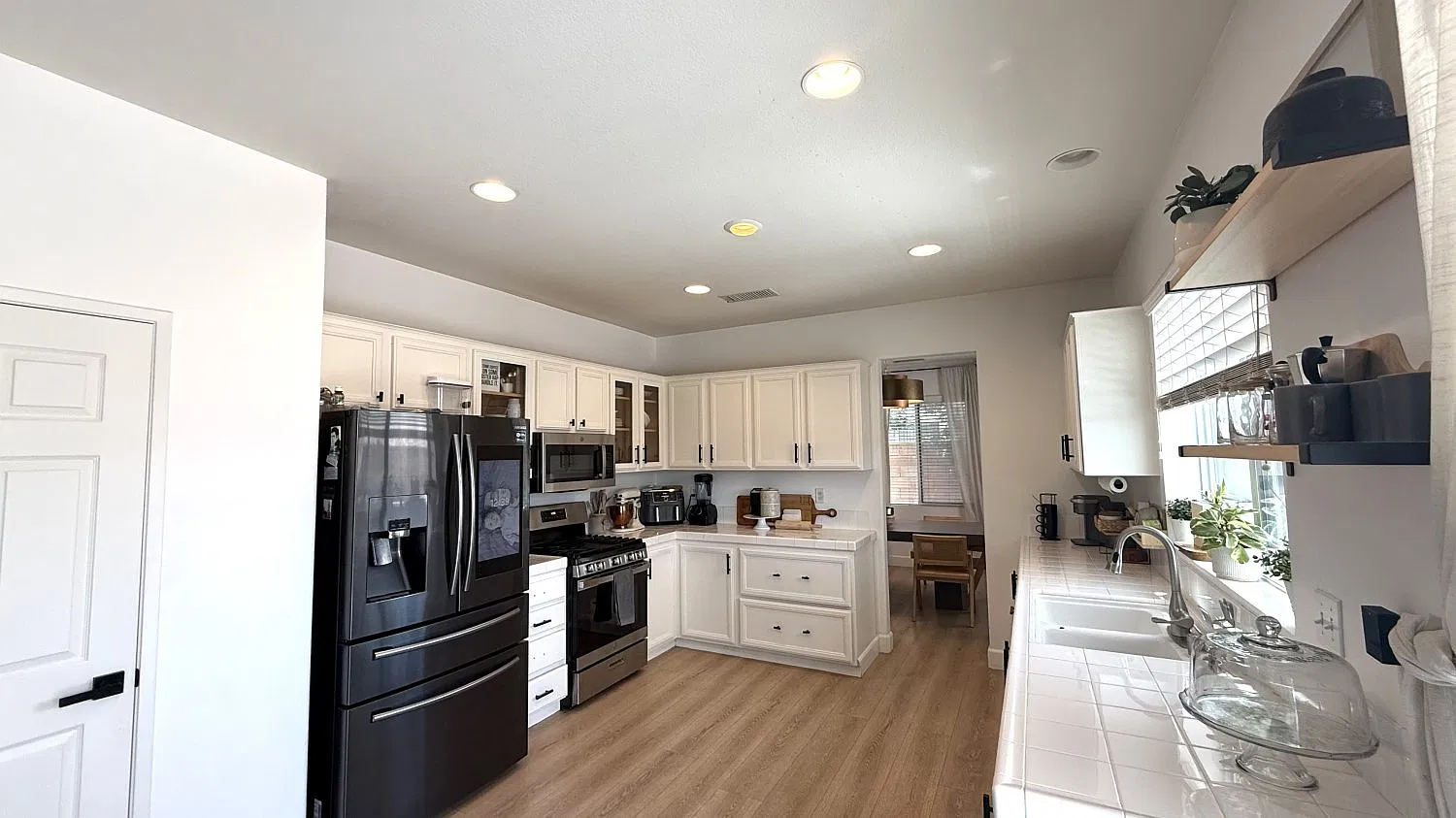 6 bed, 2917 sqft, $4,995 — Photo 3