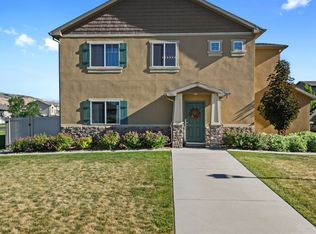 1041 W Stonehaven Dr, North Salt Lake, UT 84054