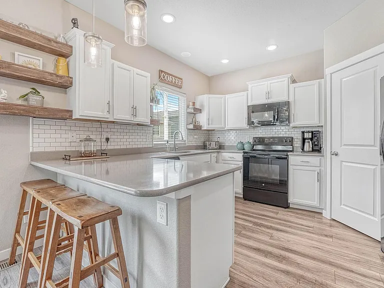10447 Kalama Dr — Photo 9