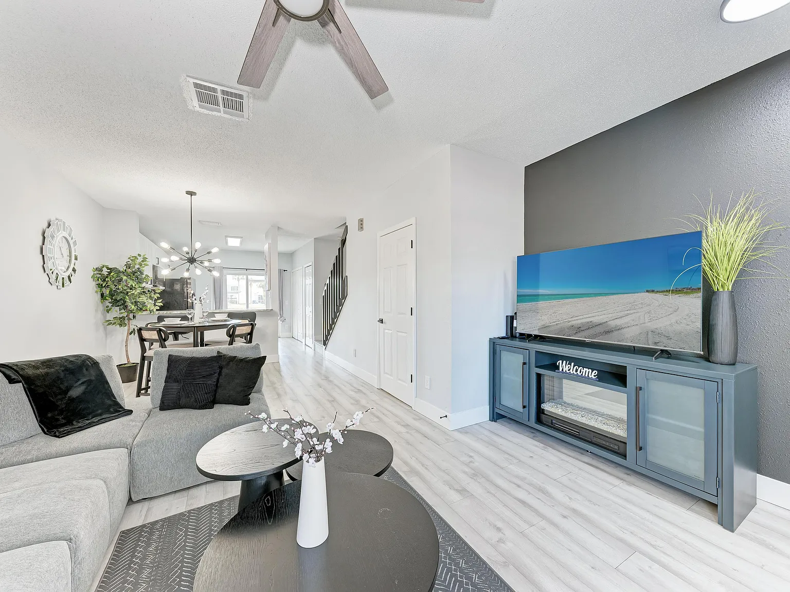2 bed, 2.5 bath, 1150 sqft, $3,300 — Photo 3