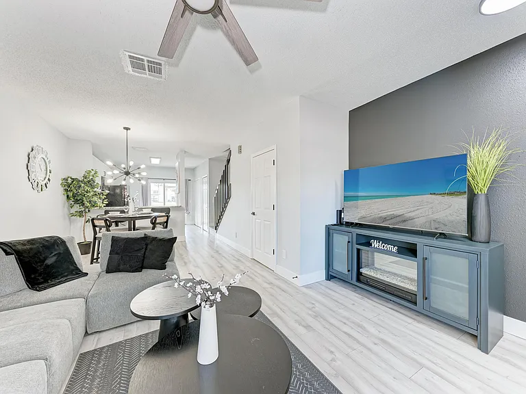 4545 Runabout Way #4545 — Photo 3