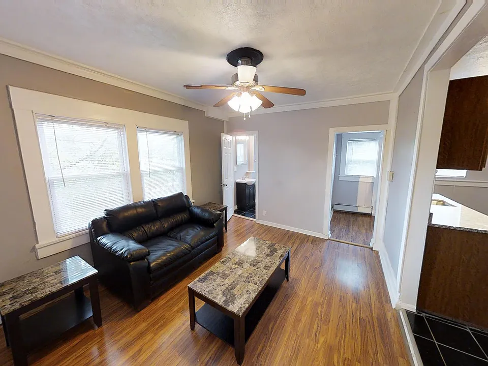 105 Comstock Ave #3