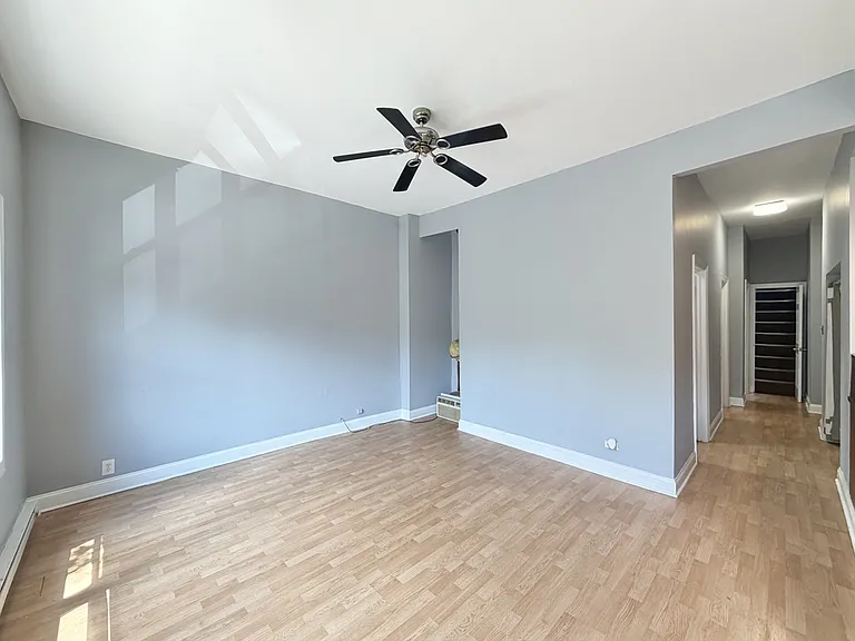 2040 W 19th St #F3 — Photo 11