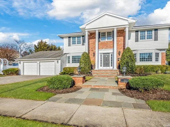 31 Mansfield Drive, Massapequa Park, NY 11762