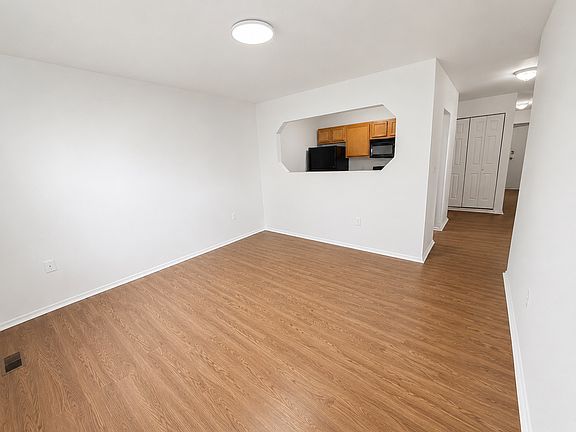 3rd image of 1238 Penn St NE APT 1