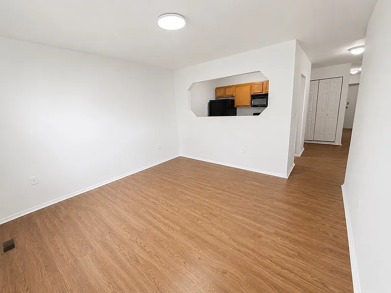 1238 Penn St NE #1 — Photo 3