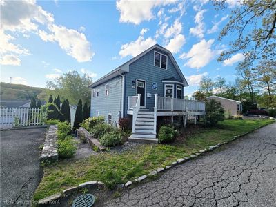 140 Lake View Rd, Cranston, RI, 02920