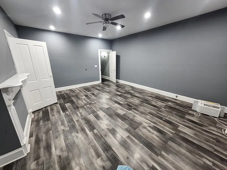 1411 W Lombard St — Photo 15