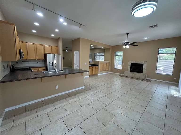 2041 E Fawn Dr — Photo 21