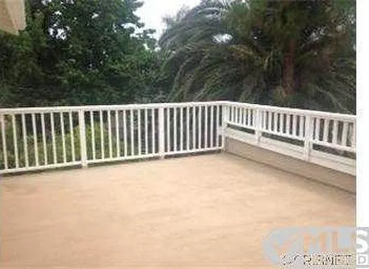 Upper Front Deck - 21740 Mojave Trl