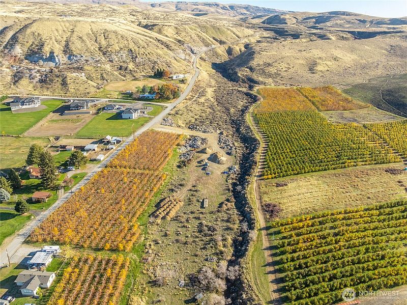 4th image of 20 Blue Grade Road