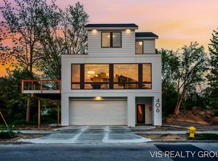 406 N 3rd St, Grand Haven, MI