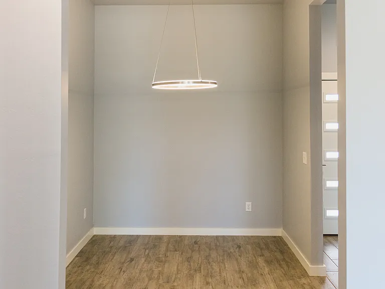 512 Remington Ave — Photo 9