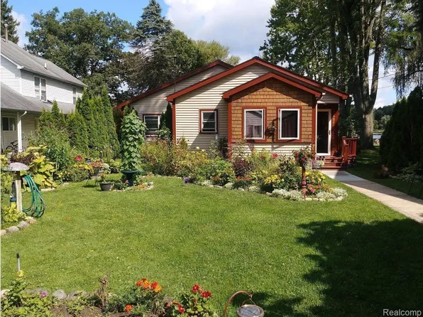 2332 North St, Milford, MI 48380