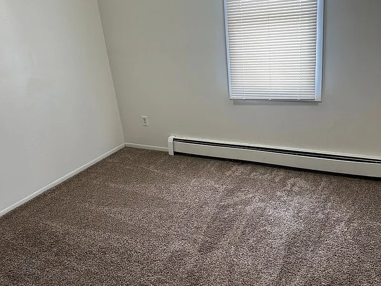 2523 E Midlothian Blvd — Photo 5