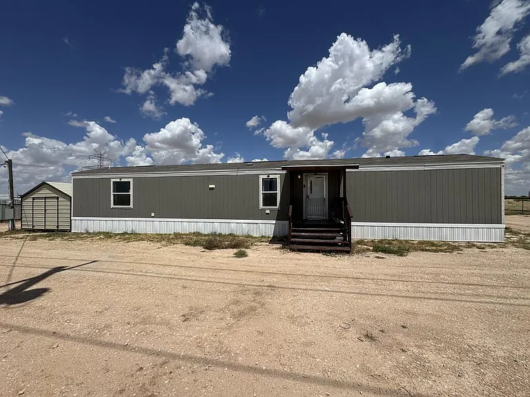 15211 E County Road 160 — Photo 1