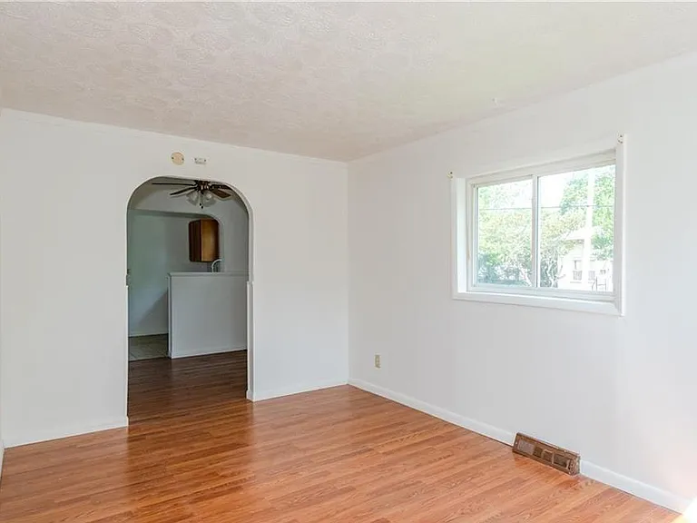 57 Walbrook Ave — Photo 6