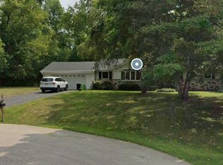 13625 Waynescott Rd, Brookfield, WI 53005