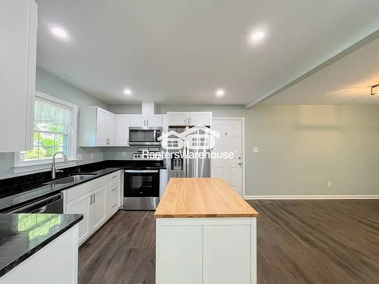 190 Devon Pl — Photo 13