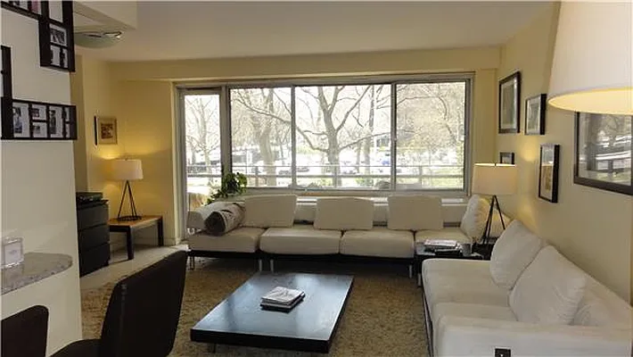 Rented by R New York | media 14