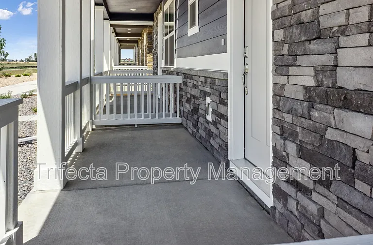 632 Thoroughbred Ln — Photo 2