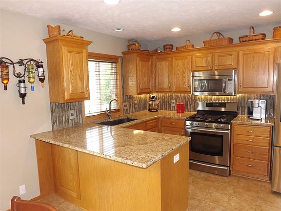 3rd image of 7405 Michelle Ave