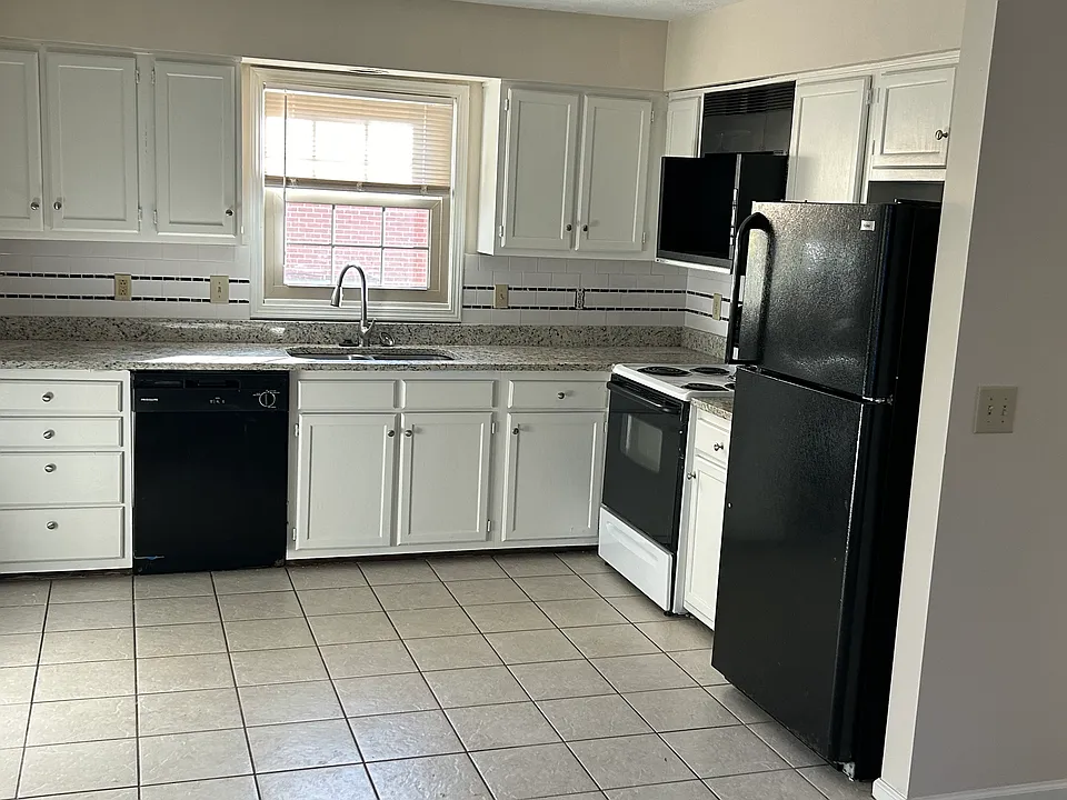 2924 Candlelight Way #1
