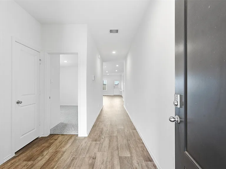 31323 Heddington Ln — Photo 3