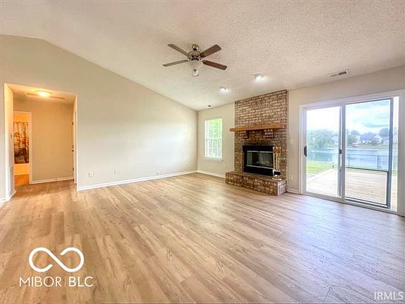 5th image of 717 Springwater Rd