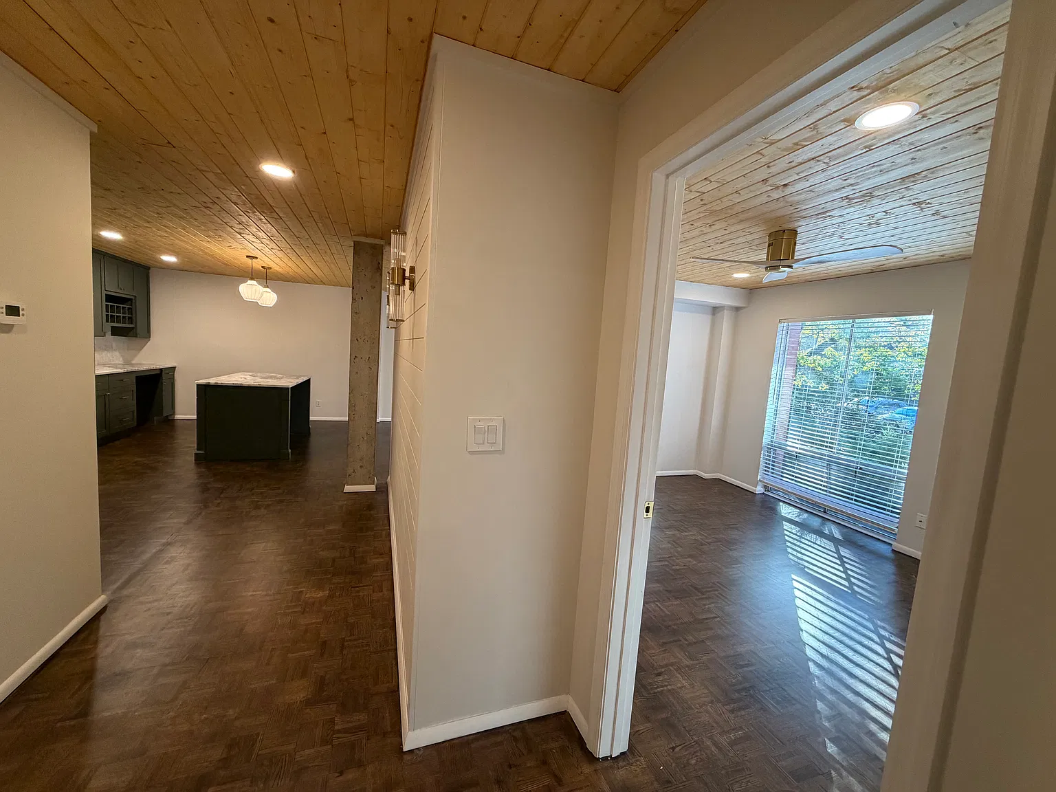 1 bed, 820 sqft, $2,400 — Photo 3