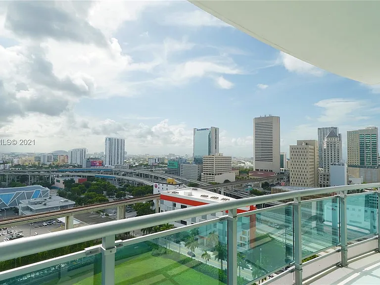 350 S Miami Ave #1301 — Photo 3