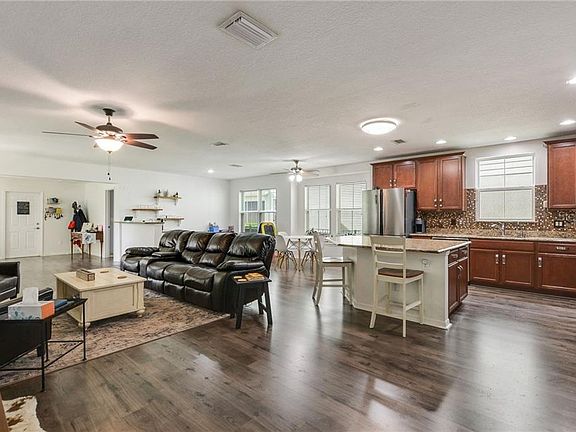 5th image of 16112 Palmettorun Cir