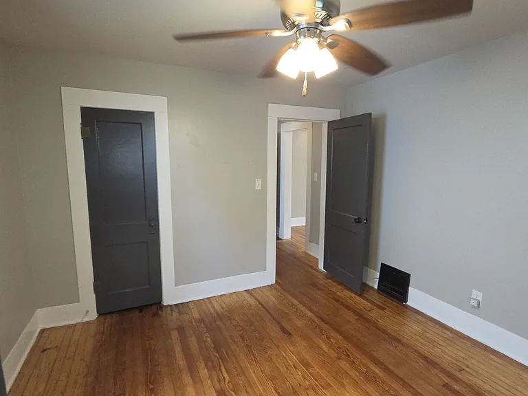 255 N Elizabeth Ave — Photo 16