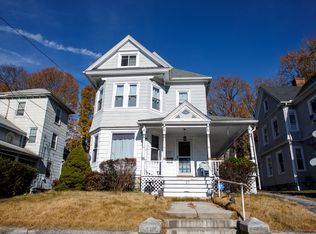 27 West St, New London, CT 06320