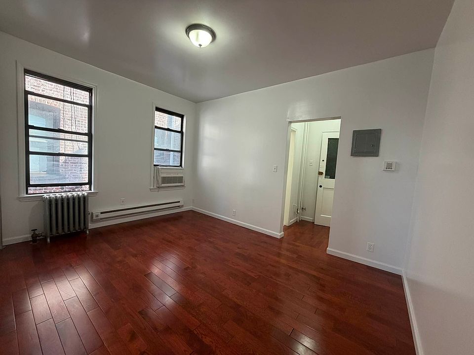 1st image of 2507 30th Ave APT 2R