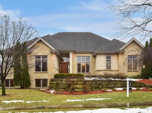 9709 Red Sky Dr, Middleton, WI 53562