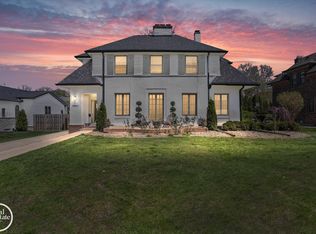 1046 Yorkshire Rd, Grosse Pointe Park, MI 48230