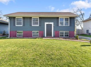 1517 Northbrook Dr NE, Cedar Rapids, IA 52402
