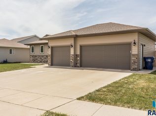 1025 N James Ave, Tea, SD 57064