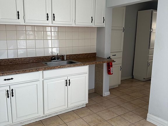 5th image of 536 E Kalama Ave