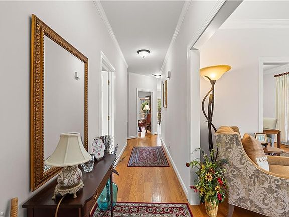 4th image of 913 Flicker Ln